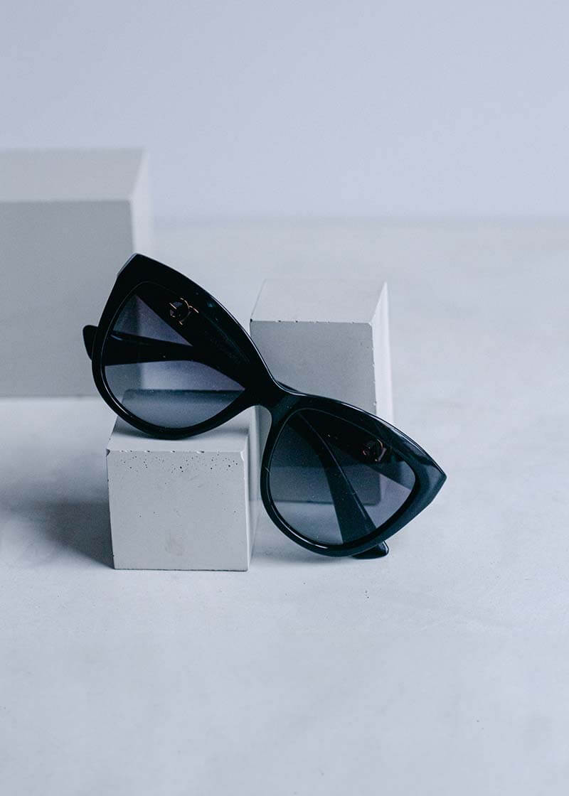 Blazer entallada con encaje y efecto peplum - Imagen 2