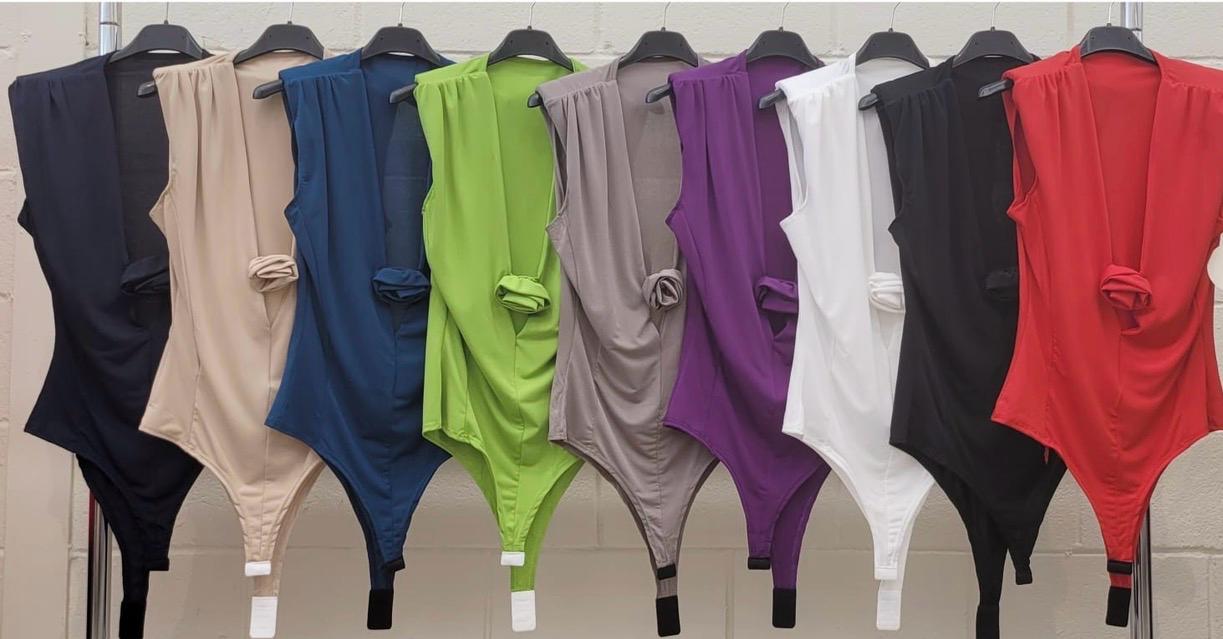 Body sin mangas con escote en V profundo