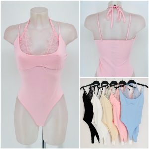 Body con cuello halter y detalle de encaje