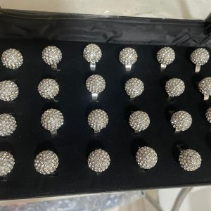 Anillos ajustables con diseño de esfera o cúpula