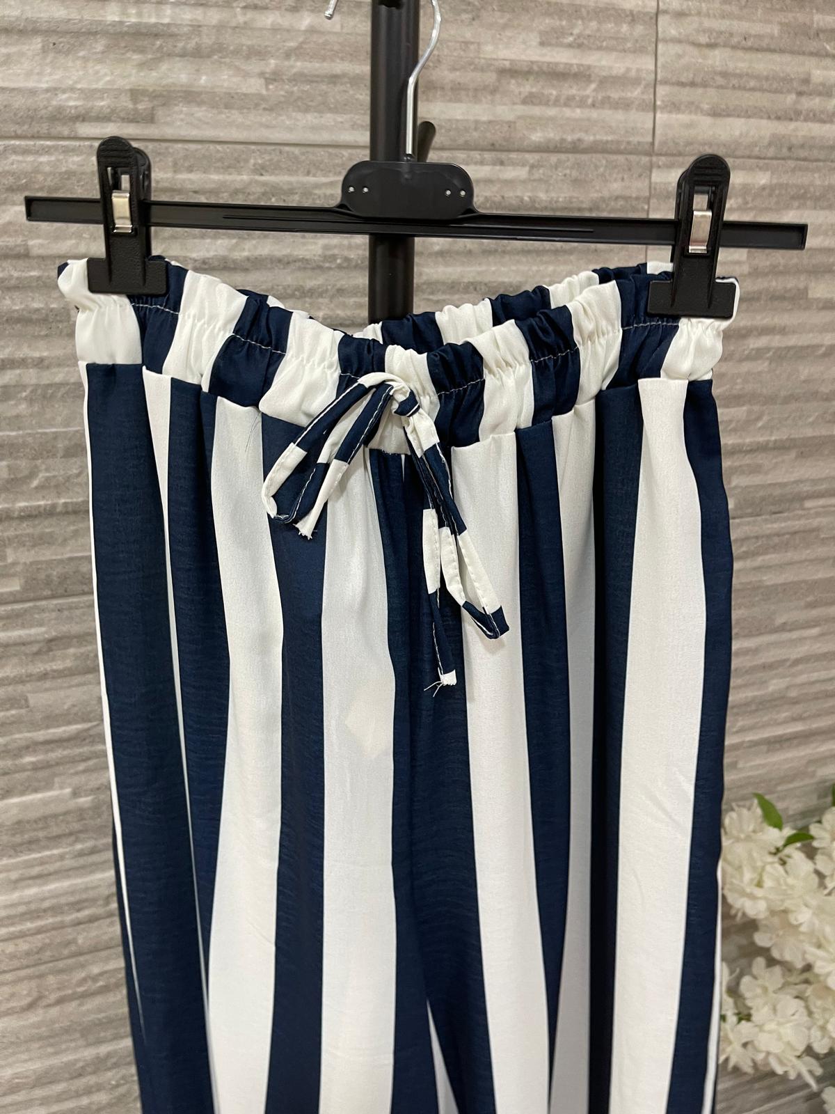 Conjunto de dos piezas de top palabra de honor y pantalón palazzo de rayas talla única - Imagen 4