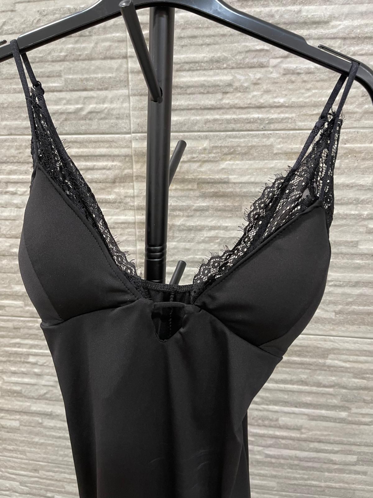 Vestido corto ajustado negro de estilo lencero talla única - Imagen 3